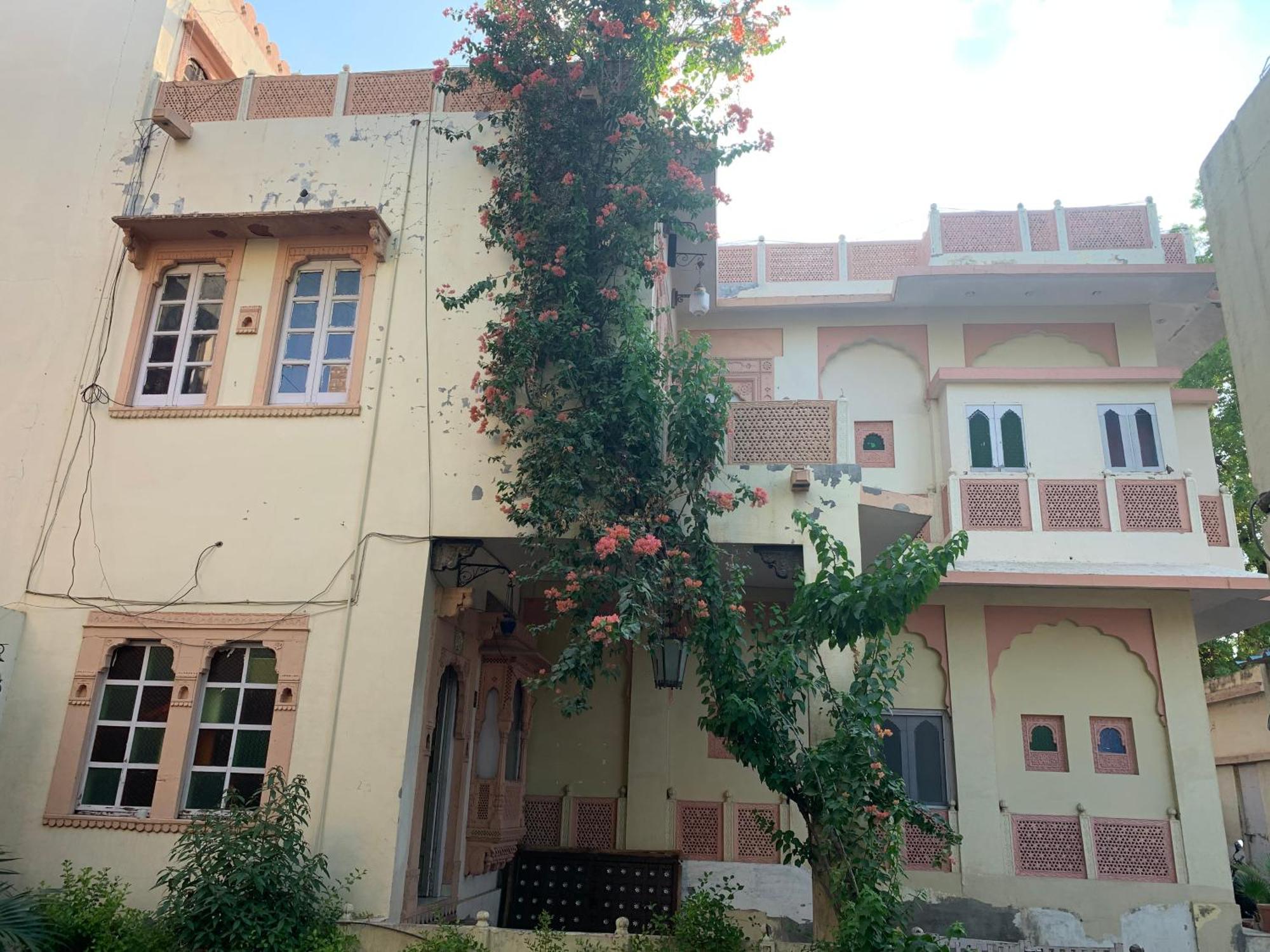 Kishan Palace-A Heritage Hotel ビーカーネール エクステリア 写真