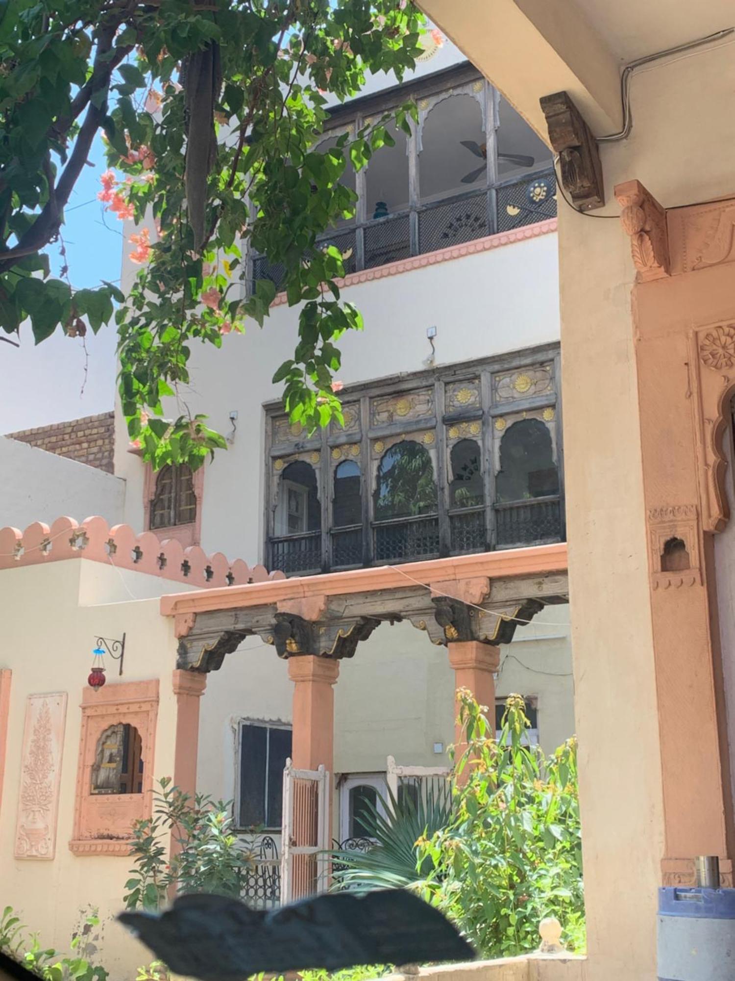 Kishan Palace-A Heritage Hotel ビーカーネール エクステリア 写真